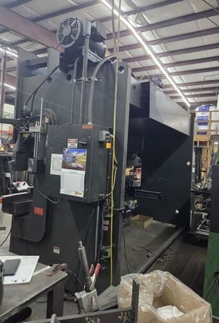 325 Ton, Standard Industrial #AB325-12, CNC hydraulic press brake, 12' overall, 120" between housing, 8" - Image 4
