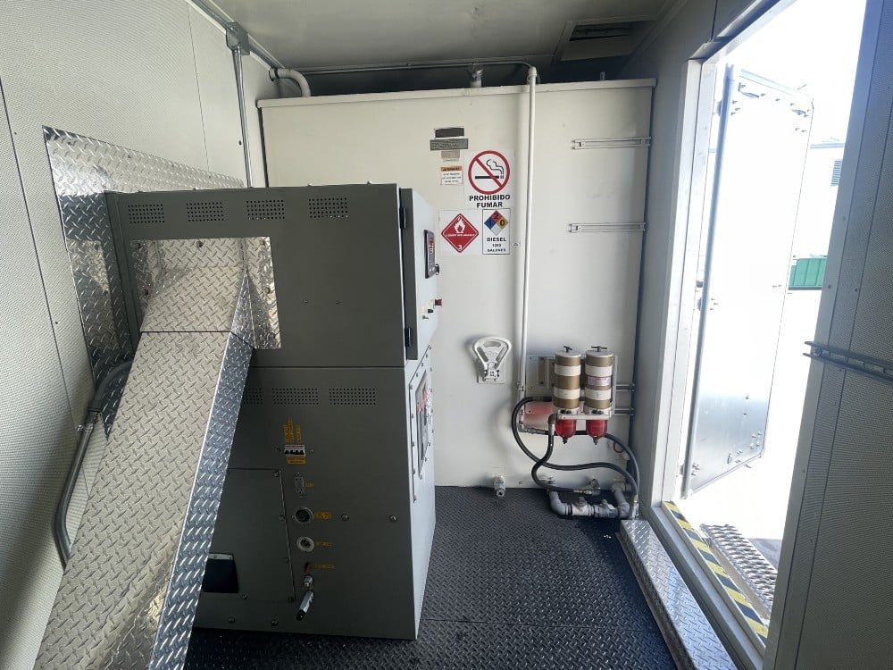 1100 KW Caterpillar #3512TA, Mounted in 2021 FUlly Customized 40' ISO Sound Attenuated Container, 480 Volts - Image 9