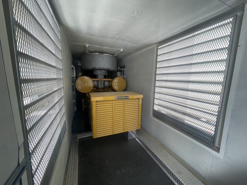 1100 KW Caterpillar #3512TA, Mounted in 2021 FUlly Customized 40' ISO Sound Attenuated Container, 480 Volts - Image 10