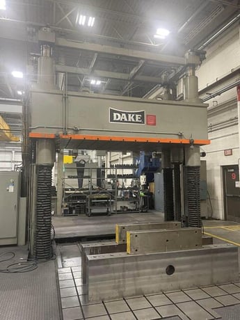 300 Ton Dake #300, hydraulic spotting press, 60" x 108" bed - Image 1