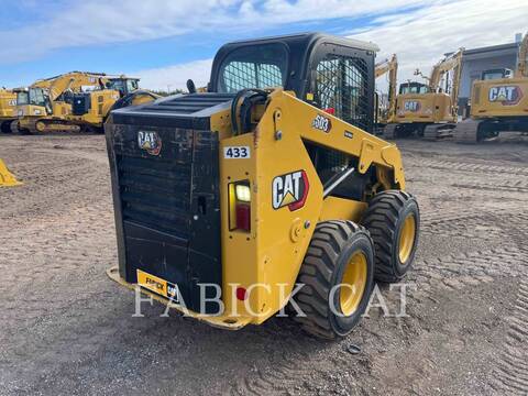 Cat 236D3 C3H2, Skid Steer Loader, 2406 hours, S/N: KXL02626, 2023 - Image 3