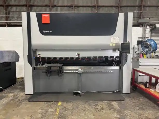 180 Ton, Bystronic #Xpress-160/3100, press brake, 10.2'OA, 9.8" stroke, 14.75 HP, 480 V. - Image 1