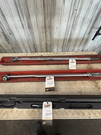 Heavy Duty Torque Wrench - Image 1