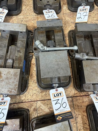 6" Kurt, heavy duty vise - Image 1