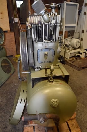 Quincy #340, Reciprocating Type Air Compressor, horizontal receiver tank-mounted, 10 HP, 208-220/440 Volt, 3PH - Image 10
