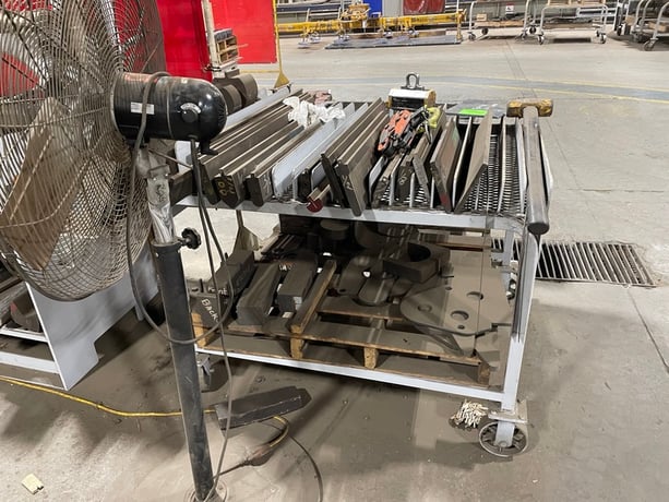 440 Ton, Cincinnati, Press Brake, 16' overall, 4' pit, automatic Back Gauge - Image 4