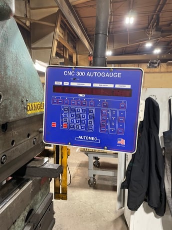 440 Ton, Cincinnati, Press Brake, 16' overall, 4' pit, automatic Back Gauge - Image 10
