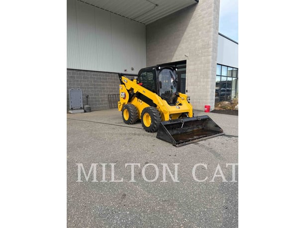 Cat 272D3XE, Skid Steer Loader, 857 hours, S/N: TY600356, 2024 - Image 2