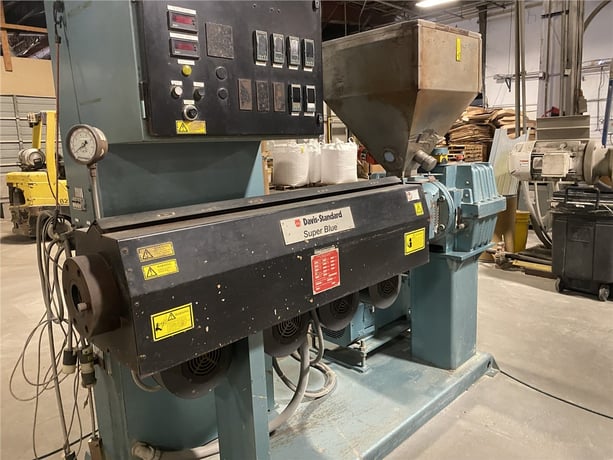 2.5" Davis Standard #SB250, Super Blue Extruder, 24:1 L/D, 40 HP, Air-Cooled, 4 Barrel Zones, SSD Drive, Belt - Image 1