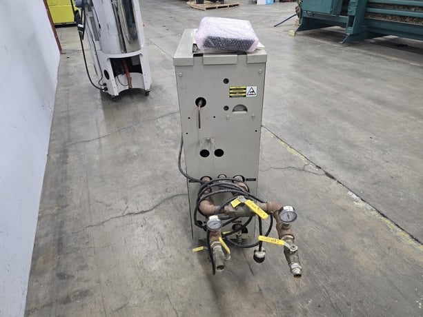 9 KW Conair #VTR-1, VacuTrac Thermolator, 9 kW Immersion Heater, 2 HP Pump, 55 GPM, 180°F, +/- pressure, 2008 - Image 6