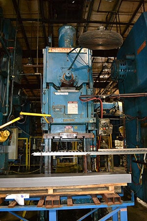 150 Ton, Niagara #E-150, OBI press, 30" x50" bed, 10" stroke, 26" Shut Height (SDAU), 6" adj., 1984 - Image 2