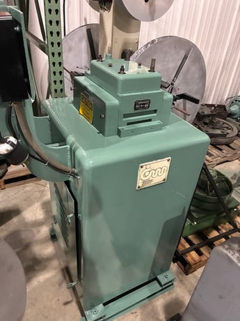6" x 0.062" CWP #6SPS, Roller Straightener, 17 rolls, 15/16" roll diameter, 220/460 Volt - Image 1