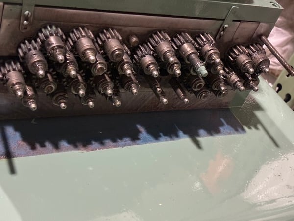 6" x 0.062" CWP #6SPS, Roller Straightener, 17 rolls, 15/16" roll diameter, 220/460 Volt - Image 3