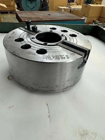 Samchully 4-Jaw Hydraulic Power Chuck HST-10 | 10 In. Chuck Diameter - Image 3