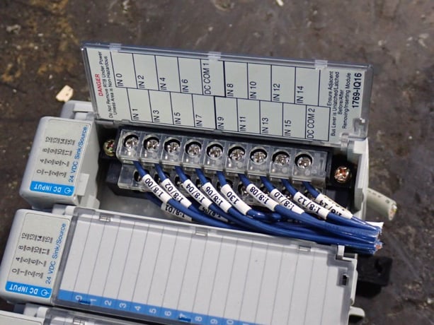 Allen Bradley #1769-CRL3, Right To Left Bus Expansion Cable (2 available) - Image 4