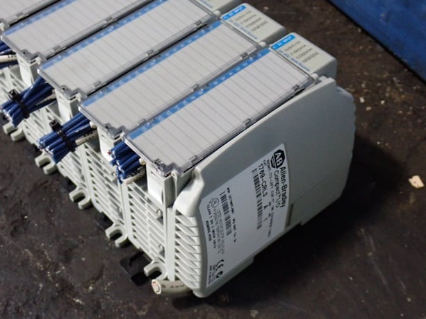 Allen Bradley #1769-CRL3, Right To Left Bus Expansion Cable (2 available) - Image 5