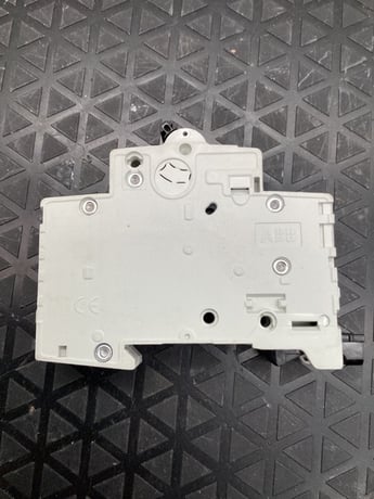 ABB #2CDS251001R0044, MINI CIRCUIT BREAKER 4A DIN RAIL - Image 3