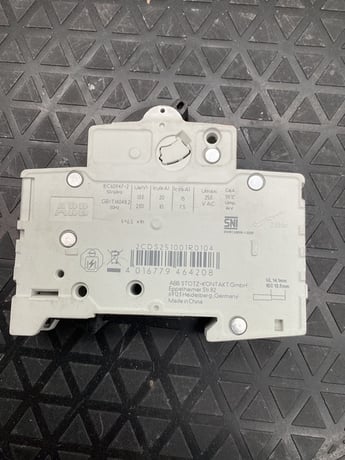 ABB #2CDS251001R0104, S201-C10 1P 10A 240V CIRCUIT BREAKER - Image 2