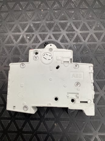 ABB #2CDS251001R0104, S201-C10 1P 10A 240V CIRCUIT BREAKER - Image 3
