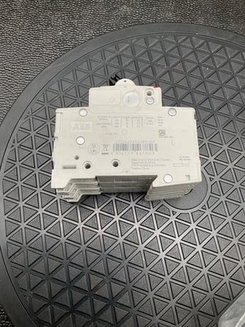 ABB #2CDS253001R0104, S203-C10 3P 10A 400V CIRCUIT BREAKERS (10 available) - Image 2