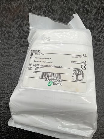 Schneider Electric #LV429390, SHUNT TRIP RELEASE 24VDC, NEW - Image 2