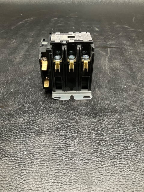 Square D #8910DPA33V02X20, 3P 30A CONTACTOR, NEW - Image 3