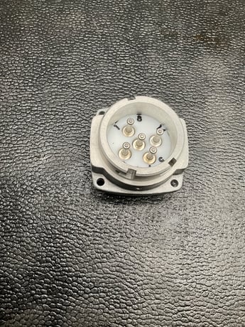 Meltric #09-28047-185, PNHT INLET 30A 277/480V METAL, NEW - Image 5