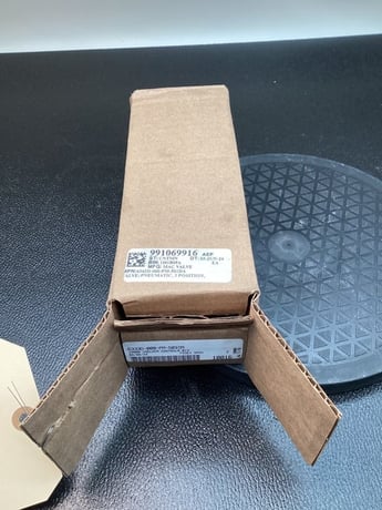 MAC Valves #6343D-000-PM-501DA, MAC 6343D-000-PM-501DA 4-WAY SOLENOID VALVE 24VDC, NEW - Image 2