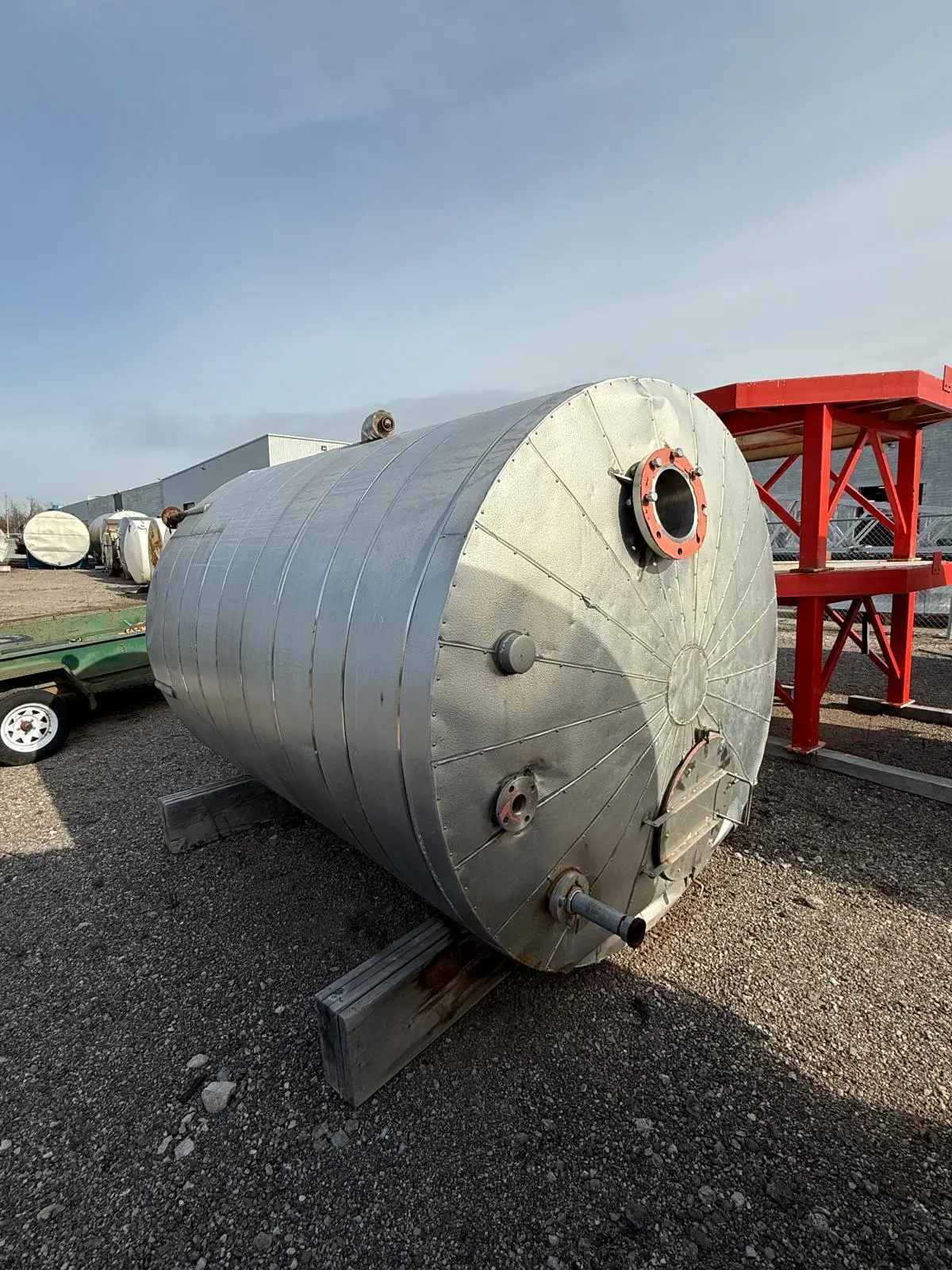 2800 gallon Vertical Stainless Steel Storage Tank, Insulated, 85" x 85" x 115", 3,500 LBS - Image 1