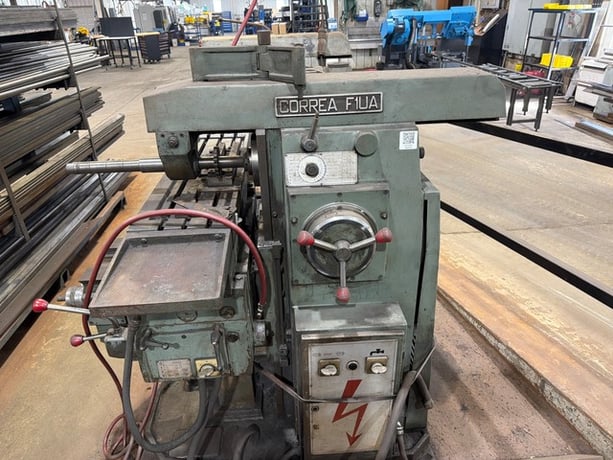 Correa #F1UA, Horizontal Milling Machine, ISO 40 Taper, 1060" x 280MM Table, 820x220x420MM - Image 4