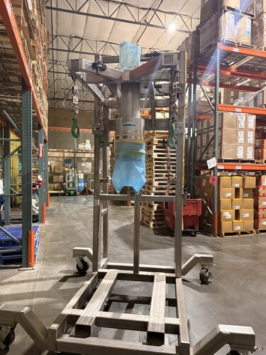 Hapman Bulk Bag Unloader, 5,000 LB Capacity, Stainless Steel Frame, Pneumatic Lift, Gravity Discharge, 2018 - Image 3