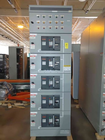 4000 Amps, General Electric Power Break II Switchboard, (5) #SHF08B208H 800A Hi-Break 3 Pole Breakers, 480 - Image 1
