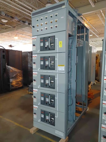 4000 Amps, General Electric Power Break II Switchboard, (5) #SHF08B208H 800A Hi-Break 3 Pole Breakers, 480 - Image 2
