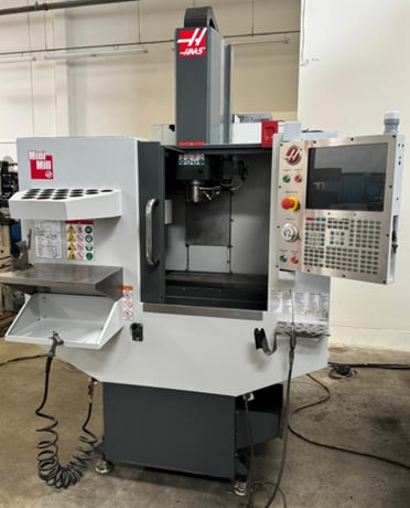 Haas #Mini Mill, Vertical Machining Center, 16" x 12" x 10", 7.5 HP, 6,000 RPM, 10-Tool automatic tool - Image 2