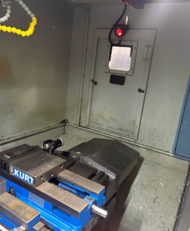 Daewoo Doosan #DNM-400II, Vertical Machining Center, 30" x 17.13" x 20.08", 24.8 HP, 8000 RPM, 30-Tool - Image 4