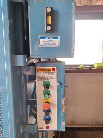 54" width x 62" L x 85" H Marathon #4224, industrial vertical baler - Image 3