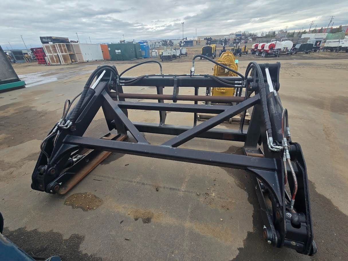 Pipe Grapple Forks for Caterpillar IT28 - Image 1