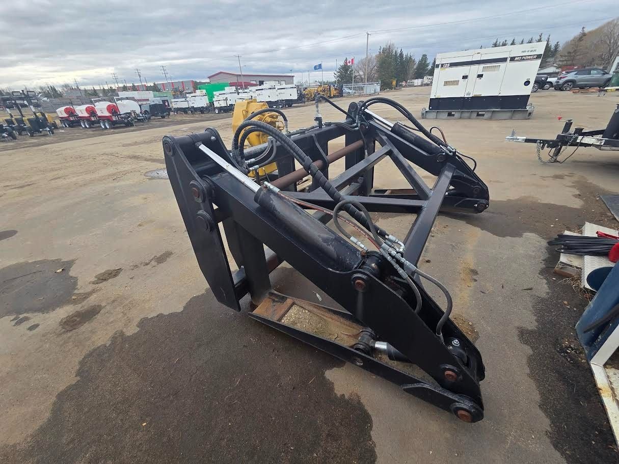 Pipe Grapple Forks for Caterpillar IT28 - Image 2