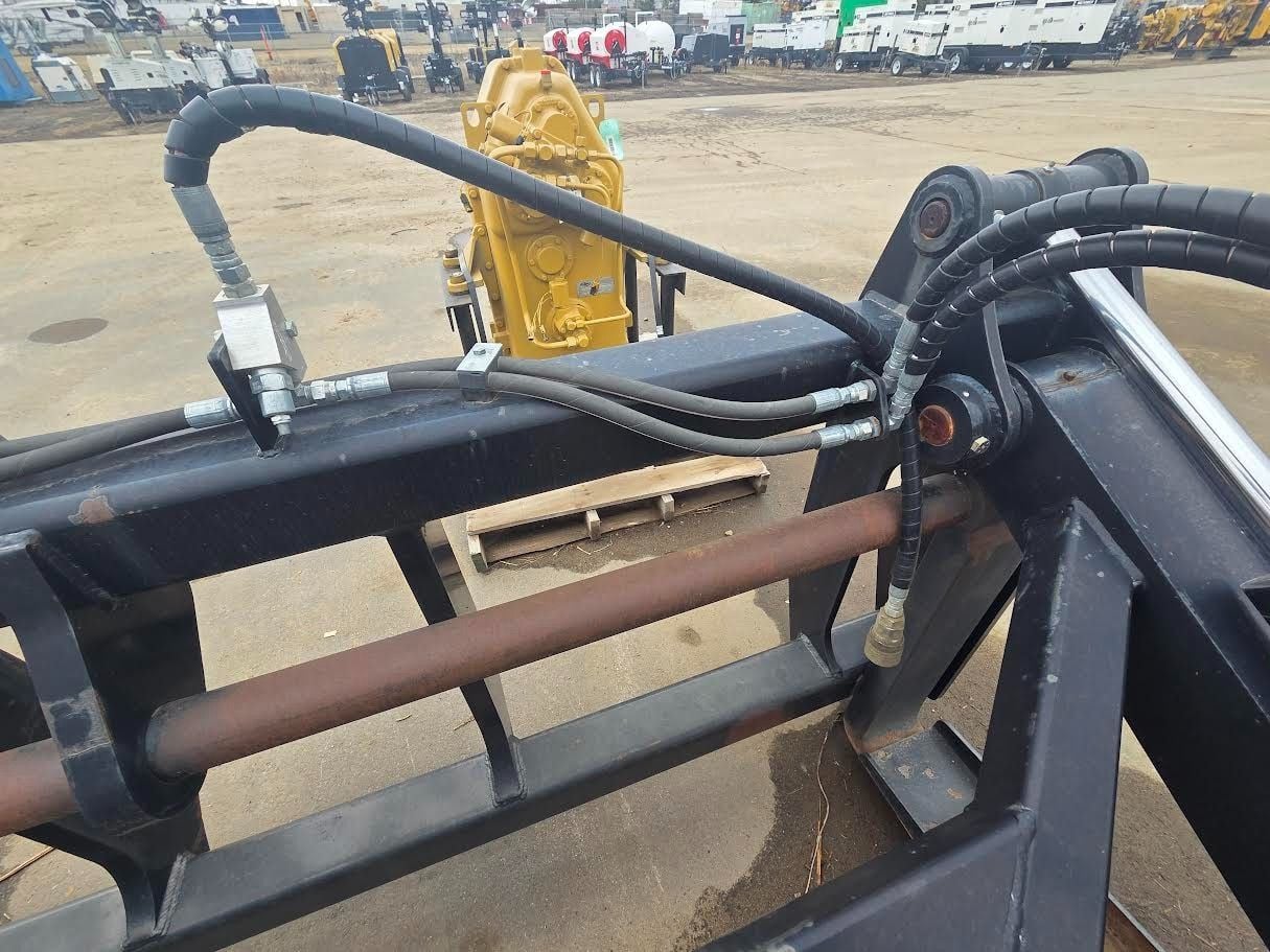 Pipe Grapple Forks for Caterpillar IT28 - Image 5