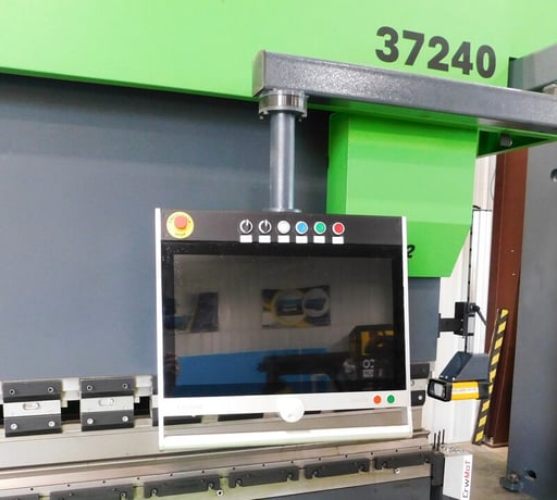 265 Ton, Gator #XERUS-37240, CNC press brake, 12' overall, 128" between housing, 10.4" stroke, 16.1" throat - Image 2