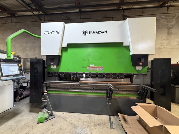 149 Ton, Ermak #EVO-3, hybrid CNC press brake, 10.1' overall, 102.36" between housing, 10.83" stroke, 16.14" - Image 2