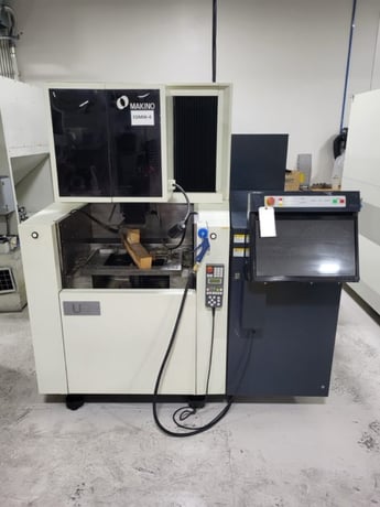 Makino #U3, CNC Wire Electrical Discharge Machine, 24.8" x 17.7" table, 14.6" X, 10.6" Y, 8.7" Z, AWT - Image 2