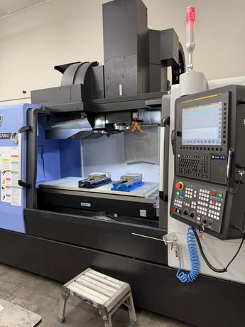 Daewoo Doosan #DNM-5700L, 3-Axis CNC Vertical Machining Center, 51.2" x 22.4" table, 41" X, 22" Y, 20" Z - Image 1