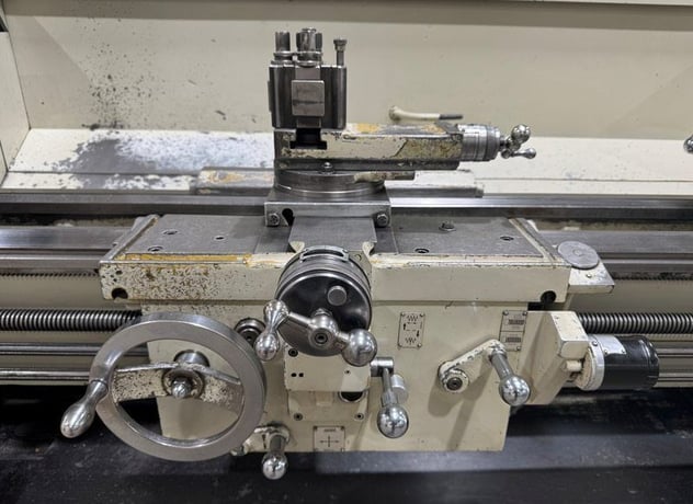 15.5" x 54" LeBlond Makino #Regal-Servo-Shift-15C, 3-jaw 8" chuck, steady rest, tailstock, 1991 - Image 3