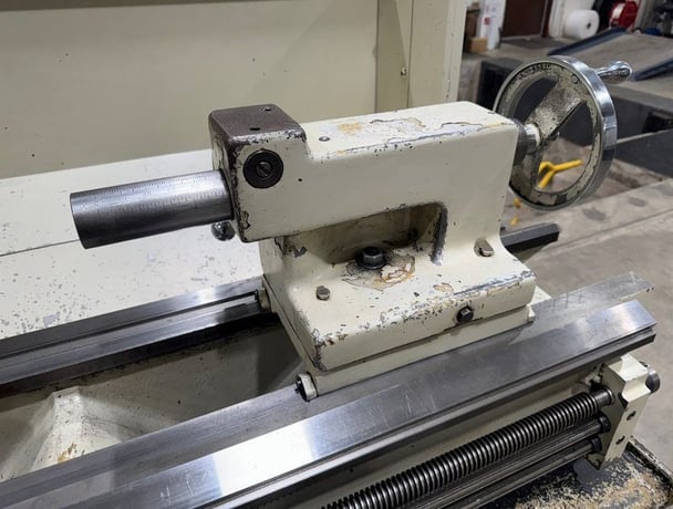 15.5" x 54" LeBlond Makino #Regal-Servo-Shift-15C, 3-jaw 8" chuck, steady rest, tailstock, 1991 - Image 7