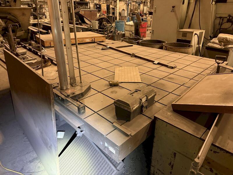 102" x 120" Portage, grid layout table - Image 3