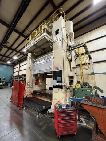 800 Ton, Verson #SE2-800-108-60T, straight side double crank, 16" stroke, 39" Shut Height, 12" adj., 108" - Image 3