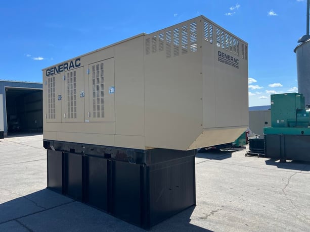 300 KW Generac #10259470100, Diesel Generator Set, 120/208 Volts, John Deere engine, 1800 RPM, circuit - Image 4