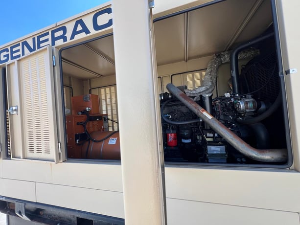 300 KW Generac #10259470100, Diesel Generator Set, 120/208 Volts, John Deere engine, 1800 RPM, circuit - Image 5
