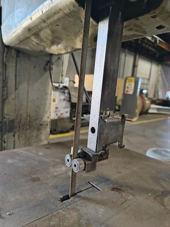 24" x 24" Grob #NS18, Vertical band saw - Image 9
